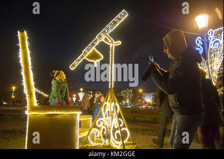 Siège de Jan Heweliusz comme un télescope optique avec des décorations de Noël dans la vieille ville de Gdansk, Pologne. 31/12/2017 3ème © Wojciech Strozyk / Alamy Live News Banque D'Images