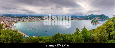 La plage de La Concha, le Basque : Kontxa Largo, Espagnol : Playa de La Concha, est une plage de la baie de La Concha à San Sebastián (Pays Basque). Je Banque D'Images