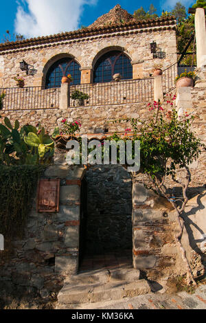 Une vue du village de savoca, Sicile, Italie. La ville a été l'emplacement pour l'ensemble des scènes à corleone de Francis Ford Coppola le parrain du bar. Banque D'Images