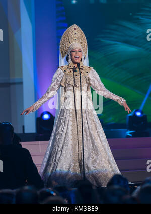 DORAL, FL - le 21 janvier : Miss russie yulia Alipova 2014, le 63e Congrès annuel de défilé de Miss Univers Le 21 janvier 2015 à Miami, en Floride. Personnes : Miss russie yulia Alipova Banque D'Images