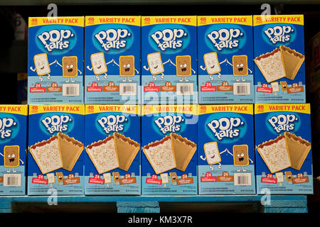 Grande variété de forfaits Kellogg's Pop tartelettes à la vente à BJ's Wholesale Club à Whitestone, Queens, New York. Banque D'Images