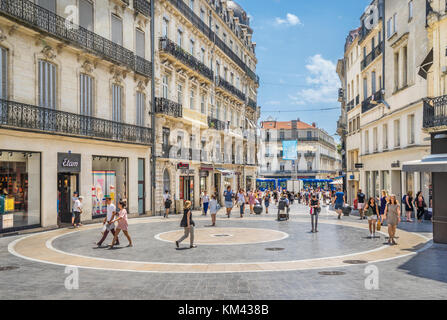 La France, l'Hérault, Montpellier, Rue de la Loge à l'égard de la Place de Comédie Banque D'Images