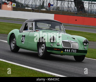 Mark Ellis, mark daniell, mg mga twin cam, royal automobile club Tourist Trophy, véhicules historiques, de pré-63 gt, Silverstone classic, juillet 2017, argent Banque D'Images