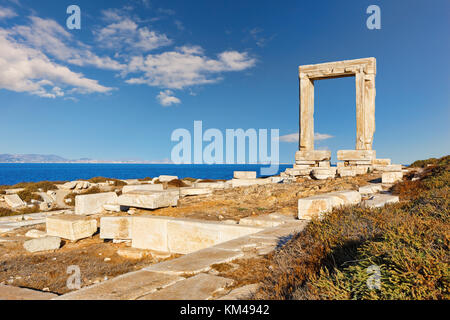 Portara à chora de l'île de Naxos dans les Cyclades, Grèce Banque D'Images