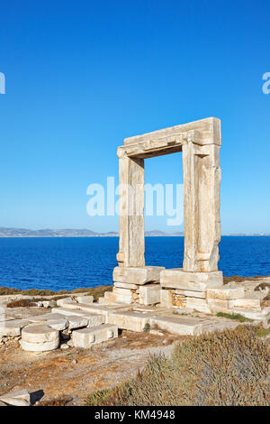 Portara à chora de l'île de Naxos dans les Cyclades, Grèce Banque D'Images