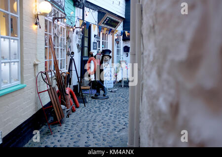 Boutiques insolites pittoresques dans les rues étroites de St Ives Cornwall UK Banque D'Images