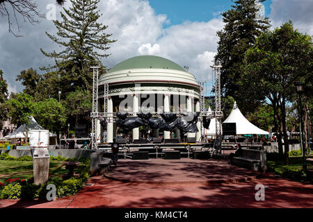 Le Temple de la Musica prêt pour un concert à Parque Morazan, San Jose Costa Rica Banque D'Images