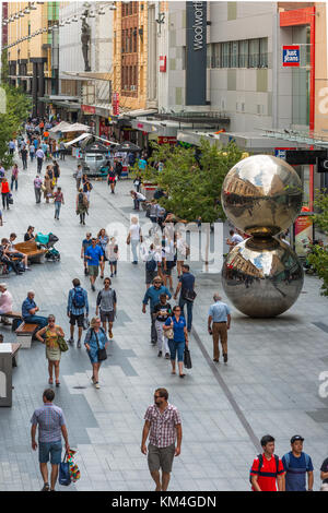 Randell Street Mall vu du point de vue élevé. Le centre d'Adélaïde, en Australie. Banque D'Images