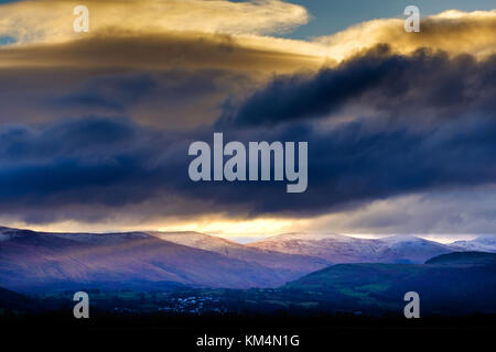 Lumière du matin sur Skiddaw, Bassenthwaite Lake, Lake District, Cumbria, Royaume-Uni. Banque D'Images