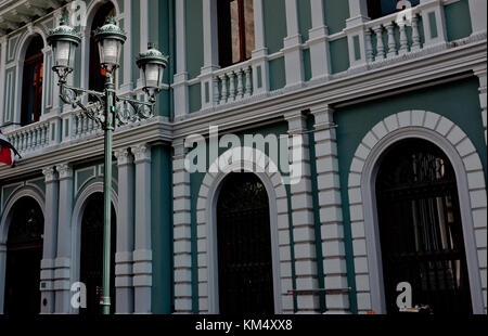 Le vieillissement l'architecture coloniale espagnole à San Jose, Costa Rica Banque D'Images