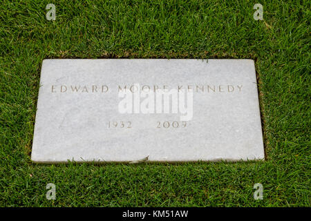 La tombe d'Edward M Kennedy, le Cimetière National d'Arlington, Virginia, United States. Banque D'Images