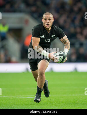 Londres, Royaume-Uni. 04th Nov, 2017. Half Scrum TJ Perenara (All Blacks, 9) de Nouvelle-Zélande lors du match de rugby de la Coupe Killik entre le Barbarians FC et la Nouvelle-Zélande à Londres, Royaume-Uni, le 4 novembre 2017. Crédit : Jürgen Keßler/dpa/Alamy Live News Banque D'Images