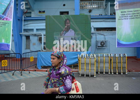 Kolkata, Inde, 5 décembre 2017. pas de participants musulmans assister à la fonction annuel organisé par l'affaires des minorités et les Madrasah Département de l'éducation, l'ouest du Bengale et du Bengale occidental de développement des minorités et la finance corporation au stade couvert, Kolkata netaji. smt. mamata banerjee, ministre en chef du Bengale occidental a pris la rassemblements. crédit : rupa ghosh/Alamy live news. Banque D'Images