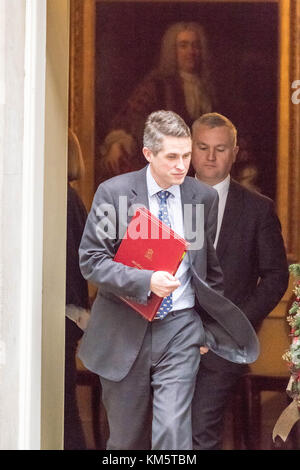 Londres, Royaume-Uni. 5 déc, 2017. Gavin WILLIAMSON, secrétaire de la défense laisse 10 Downing street suite une réunion d'information sur le cabinet discussions brexit. crédit : Ian Davidson/Alamy live news Banque D'Images