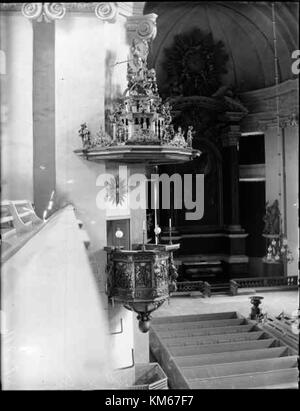 Kalmar Domkyrka est une cathédrale historique située à Kalmar, en Suède, répertoriée dans la base de données du patrimoine suédois KMB. C'est un exemple clé de l'architecture gothique et sert de site religieux important dans la région. Banque D'Images