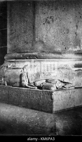 Lunds Domkyrka (cathédrale de Lund) est une église de style roman située à Lund, en Suède. Construit au début du XIIe siècle, il dispose de deux tours et d'une impressionnante architecture médiévale. C'est un important monument religieux et historique en Suède. Banque D'Images