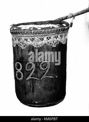 Kalmar Domkyrka est une cathédrale importante située à Kalmar, en Suède. Connu pour son importance historique, il est un excellent exemple de l'architecture gothique suédoise, avec des briques détaillées et des vitraux qui reflètent le patrimoine culturel et religieux de la région. Banque D'Images