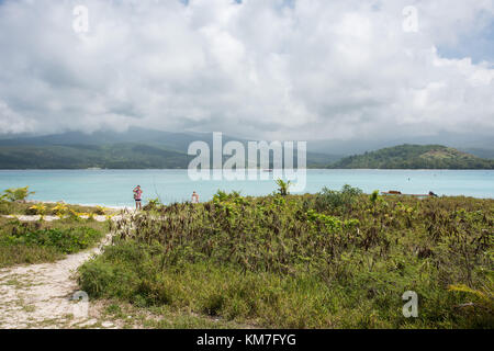 L'île de mystère, Vanuatu-December 2,2016 : explorer la magnifique côte avec vue sur la montagne et la mer sur l'île de mystère, Vanuatu Banque D'Images