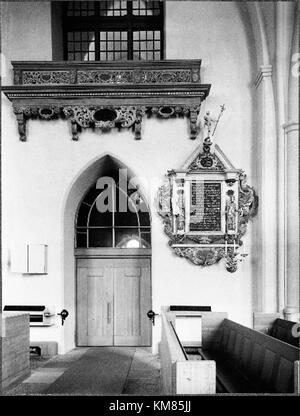 Mariestads Domkyrka, située à Mariestad, en Suède, est une cathédrale connue pour sa beauté architecturale et son importance historique. L'église joue un rôle important dans la vie spirituelle et culturelle de la communauté locale. Banque D'Images