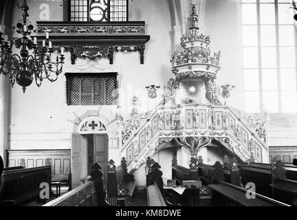 La cathédrale de Mariestad, située en Suède, est un exemple significatif de l'architecture néo-gothique. Sa conception et son impact culturel en ont fait un point de repère important dans la région. Banque D'Images