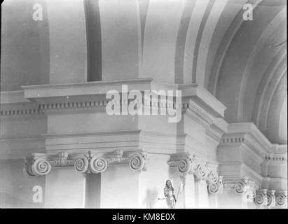 Kalmar Domkyrka, située à Kalmar, en Suède, est une cathédrale connue pour son importance historique et architecturale. L'église sert à la fois de site religieux et de point de repère clé dans la ville, mettant en valeur l'architecture gothique suédoise. Banque D'Images