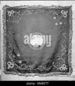 Nora kyrka (église Nora) est située en Suède et est un site historique important connu pour son architecture du XIXe siècle. L'église présente des styles architecturaux suédois traditionnels avec une tour proéminente. L’image montre l’extérieur de l’église et souligne son importance historique au sein de la communauté. Banque D'Images