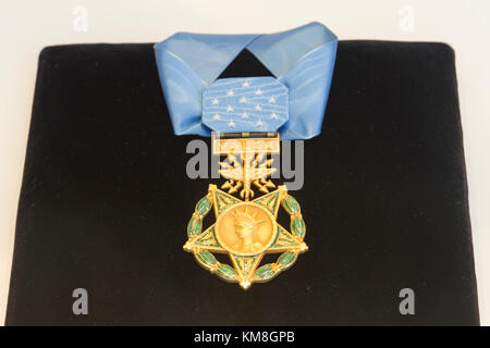 La Médaille d'honneur telle qu'elle a été remise aux récipiendaires de l'US Air Force exposés au cimetière national d'Arlington, en Virginie, aux États-Unis. Banque D'Images