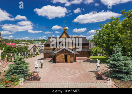 Église en bois de l'Assomption de la Sainte Vierge à Chortkiv ville à Ternopil Oblast de l'ouest de l'Ukraine Banque D'Images