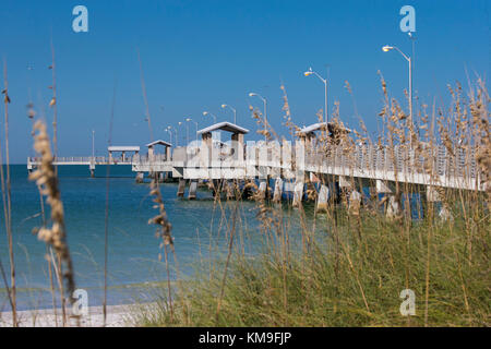 1000 quai de pêche dans le golfe du Mexique à fort de soto park dans le comté de Pinellas, Tierra Verde florida Banque D'Images