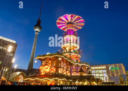 Marché de Noël place Alexander, tour de télévision, Berlin, Allemagne Banque D'Images