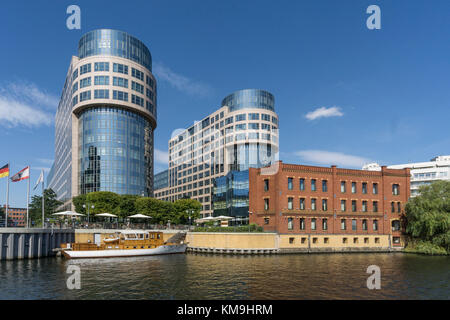 Spreebogen, rivière Spree / Alt Moabit avec le ministère fédéral de l'intérieur, Banque D'Images