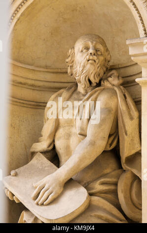 Statue de Moïse et d'un comprimé en pierre à la Santa Casa de Lorette, un grand pèlerinage de Hradcany, Prague Banque D'Images