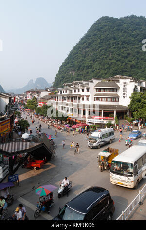 Dans le comté de Yangshuo West street, Guilin, Chine. Banque D'Images