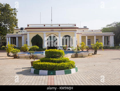 Façade de la résidence du également connu sous le nom de Résidence britannique, Mysuru à Mysore, Karnataka, Inde. Banque D'Images