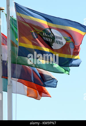 Le Parc National Kruger, le Swaziland et d'autres drapeaux drapeau à la Malelane Gate Banque D'Images