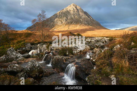 Buachaille Etive Mor heardsman - le grand - un célèbre monument écossais mountain à l'embouchure de Glencoe et Glen, dans les Highlands écossais Etive. Banque D'Images