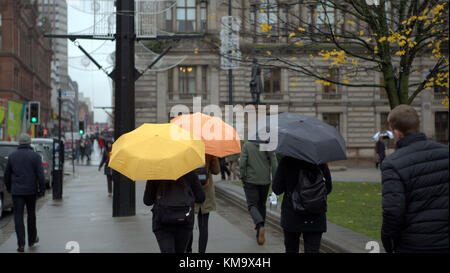 Glasgow, Scotland, UK 22 novembre. uk weather : jour de pluie que les gens magasinent à travers la ville. crédit : Gérard ferry/Alamy live news Banque D'Images