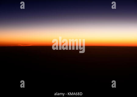 Coucher du soleil à 36 000 pieds de Katmandou à Kuala Lumpur Banque D'Images