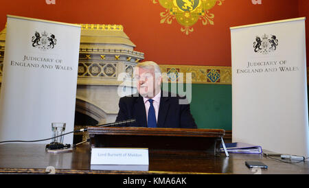 Le Lord Juge en chef, Lord Burnett de Maldon, tient sa première conférence de presse à la Cour royale de Justice de Londres. Banque D'Images