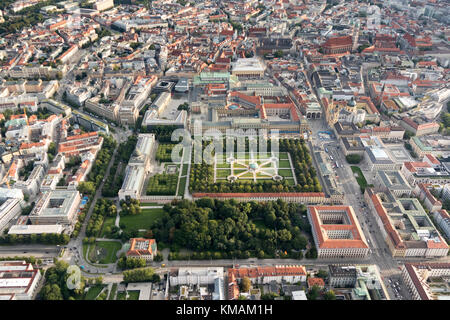 Vue aérienne de la zone entourant le Hofgarten, Munich, Bavière, Allemagne Banque D'Images