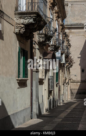 Ragusa, Italie - 2 septembre 2017 : balcon Baroque de Ragusa Ibla une ville de Sicile, Italie Banque D'Images