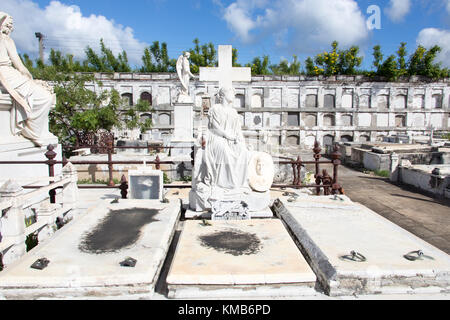 'Sleeping Beauty', Familia Rumbaut, Cementerio la Reina, cimetière historique à Cienfuegos, Cuba Banque D'Images