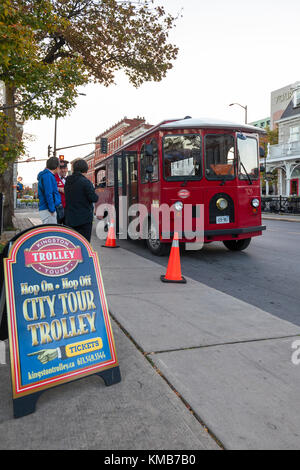 Kingston Trolley Tours bus et c'est chef, c'est un Hop On Hop Off bus à Kingston, Ontario, Canada. Banque D'Images