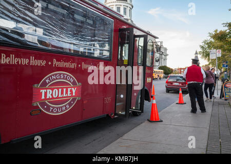 Kingston Trolley Tours bus et c'est chef, c'est un Hop On Hop Off bus à Kingston, Ontario, Canada. Banque D'Images