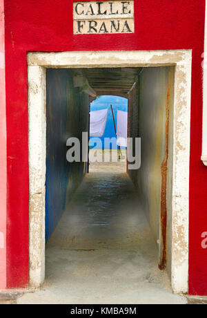 Ruelle sur burano, Venise Banque D'Images