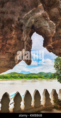 Vue à partir de la caverne Pak Ou. beau paysage. Luang Prabang. laos. Banque D'Images