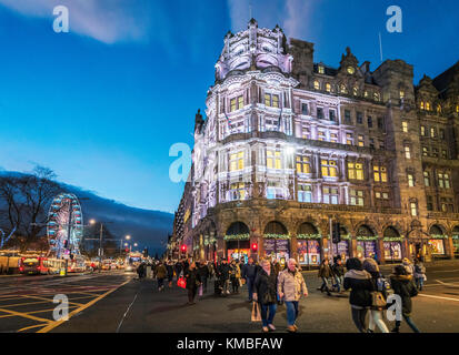 Vue extérieure de nuit Jenners department store à Edinburgh, Ecosse, Royaume-Uni Banque D'Images