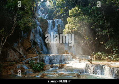 Cascades de Kuang Si, Luang Phrabang, Laos. Banque D'Images