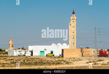 Mosquée typique dans la campagne tunisienne à skhira Banque D'Images