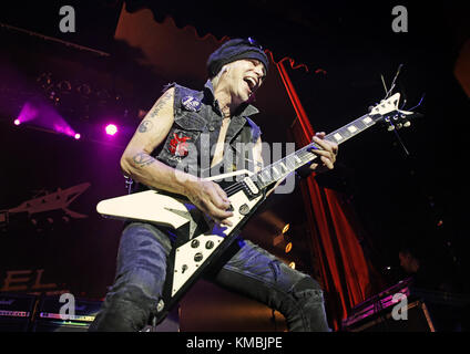 Michael Schenker Group exécutant « Michael Schenker Fest » à Manchester O2 Ritz avec: Michael Schenker Group, MSG, Michael Schenker où: Manchester, Royaume-Uni quand: 04 nov 2017 crédit: Sakura/WENN.com Banque D'Images